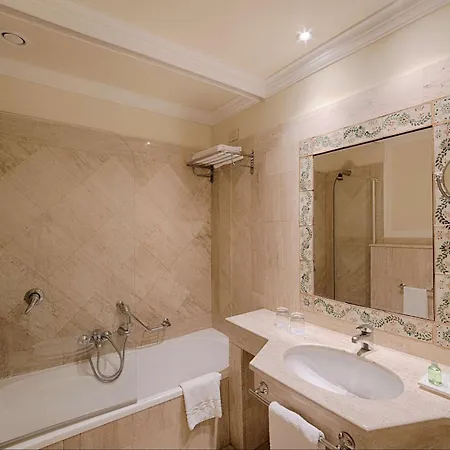 Hotel Nh San Mauro